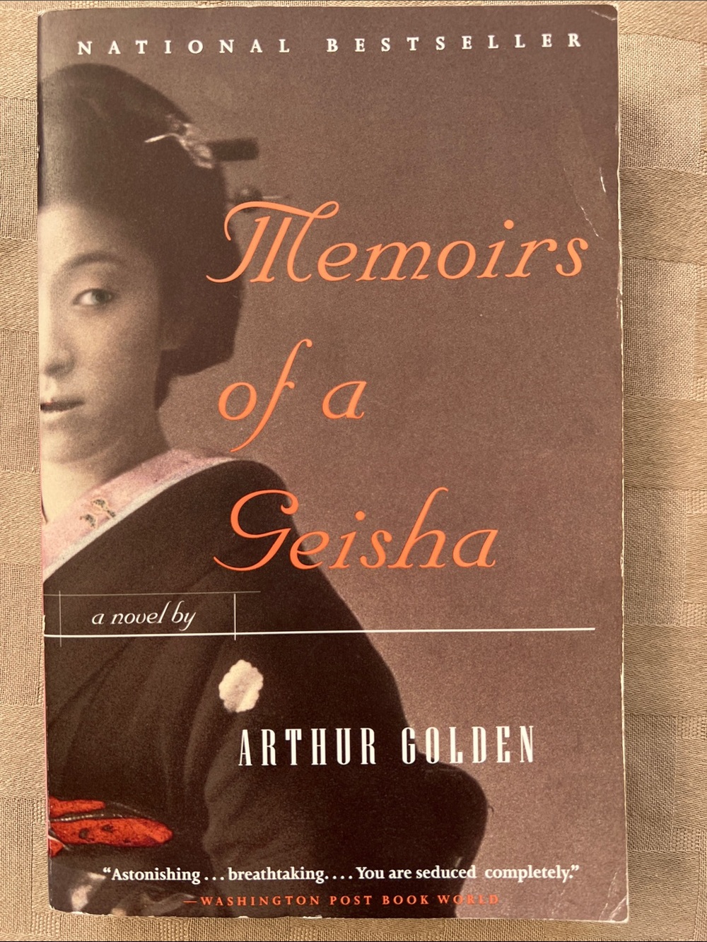 Memoirs of a Geisha by Arthur Golden- Paperback Novel